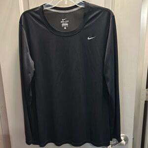 Nike Dri-FIT Long-Sleeve Women's Training Tee - Black